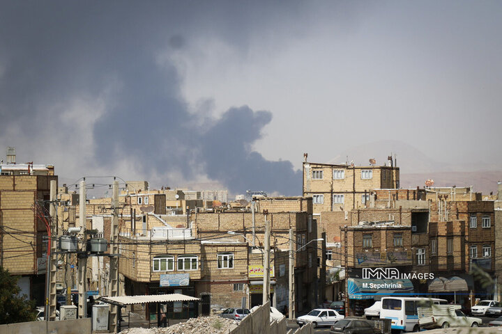 آتش‌سوزی در انبار ضایعات لاستیک در تبریز