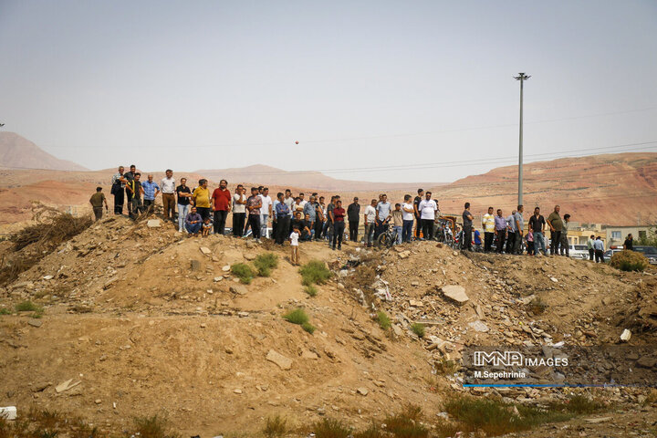 آتش‌سوزی در انبار ضایعات لاستیک در تبریز