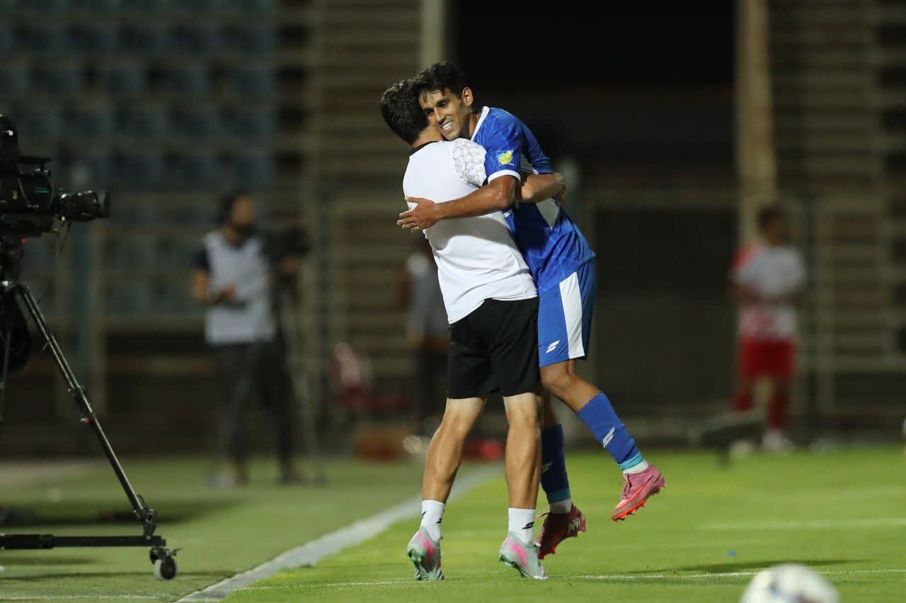 رفیعی و احمدزاده مورد غضب هواداران پرسپولیس/ شروع دوباره اسلامی و استقلال در لیگ ۲۵