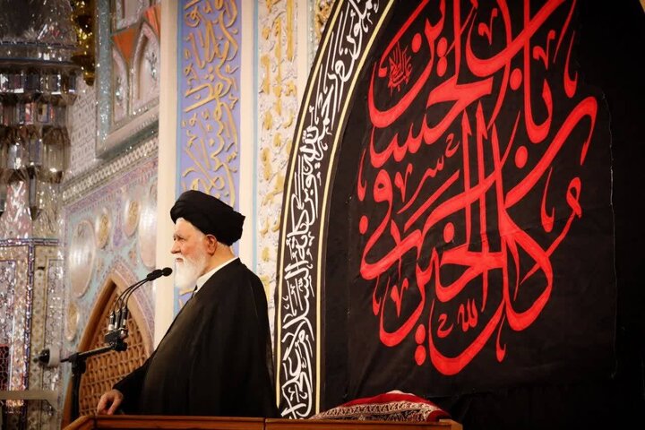 هوشیاری در برابر تبلیغات سازش‌گرایانه، رمز عبور از چالش‌هاست