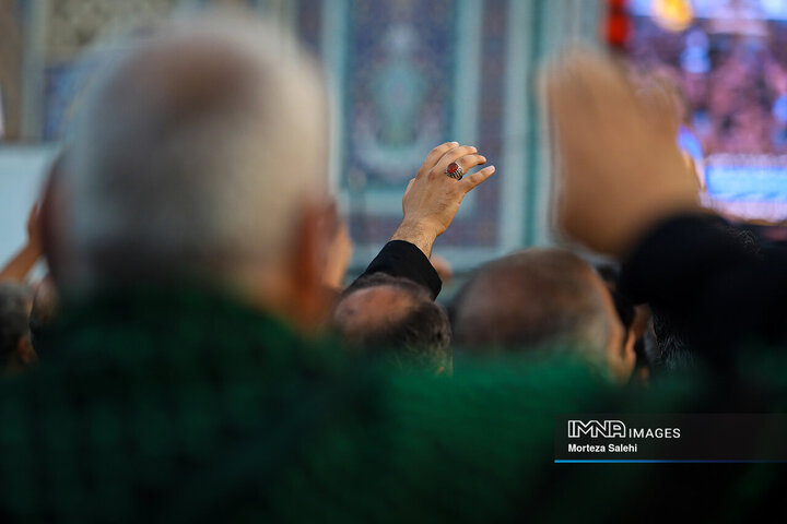 مراسم سنتی چهارپایه خوانی در حرم امام رضا (ع)