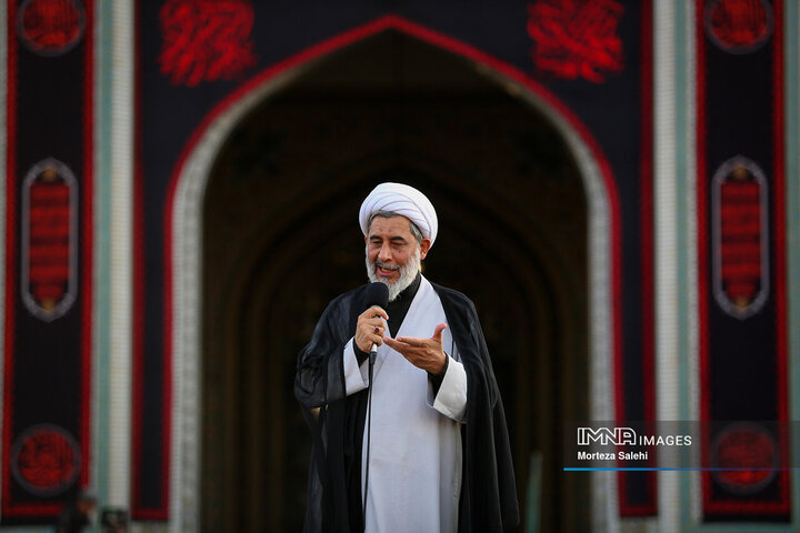 مراسم سنتی چهارپایه خوانی در حرم امام رضا (ع)