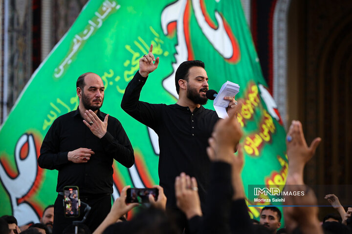 مراسم سنتی چهارپایه خوانی در حرم امام رضا (ع)