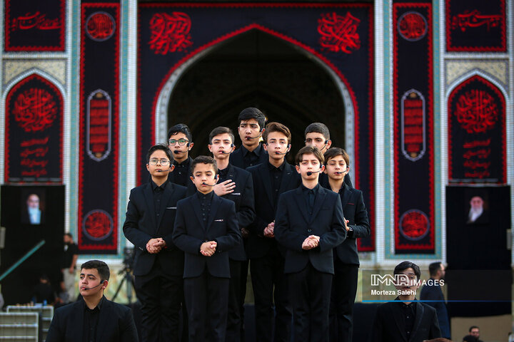 مراسم سنتی چهارپایه خوانی در حرم امام رضا (ع)