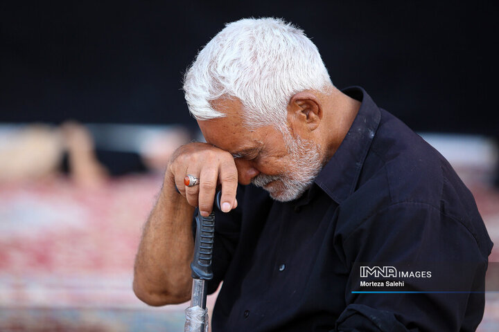 مراسم سنتی چهارپایه خوانی در حرم امام رضا (ع)