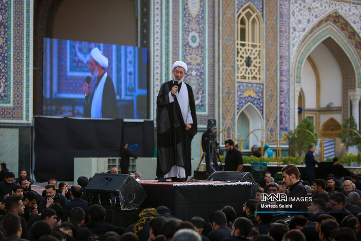 مراسم سنتی چهارپایه خوانی در حرم امام رضا (ع)