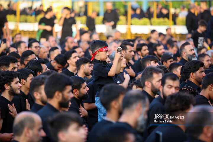 مراسم سنتی چهارپایه خوانی در حرم امام رضا (ع)