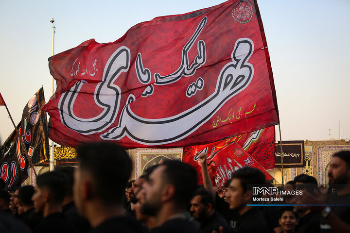 مراسم سنتی چهارپایه خوانی در حرم امام رضا (ع)