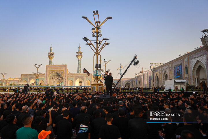 مراسم سنتی چهارپایه خوانی در حرم امام رضا (ع)