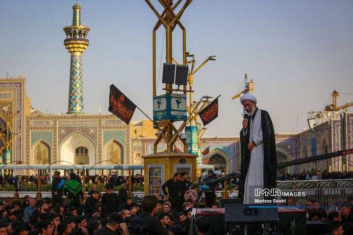 مراسم سنتی چهارپایه خوانی در حرم امام رضا (ع)