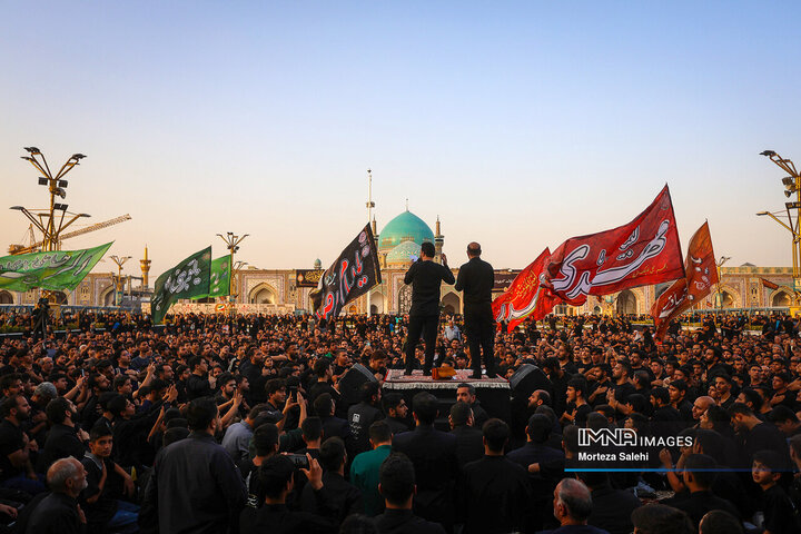 مراسم سنتی چهارپایه خوانی در حرم امام رضا (ع)