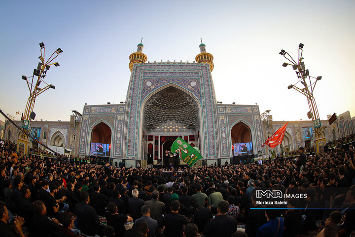 مراسم سنتی چهارپایه خوانی در حرم امام رضا (ع)