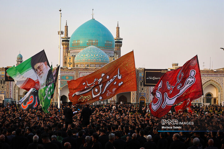 مراسم سنتی چهارپایه خوانی در حرم امام رضا (ع)