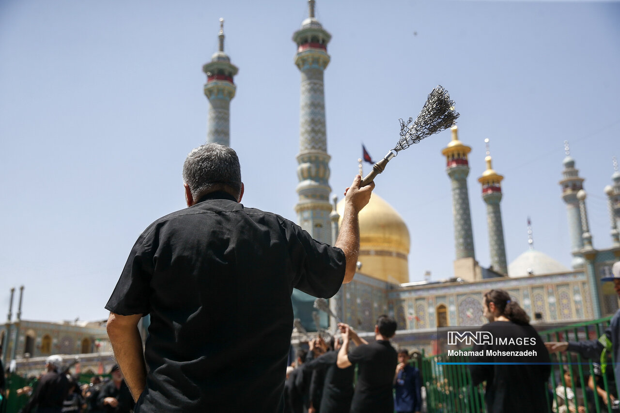 شبی که قم رنگ غم امام رضا میگیرد