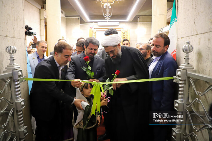 آیین بزرگداشت حکیم ابوعلی سینا و روز پزشک در همدان