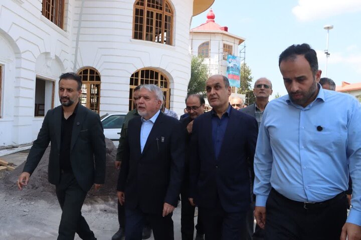 بازدید وزیر میراث فرهنگی و استاندار گیلان از عمارت تاریخی شهرداری رشت