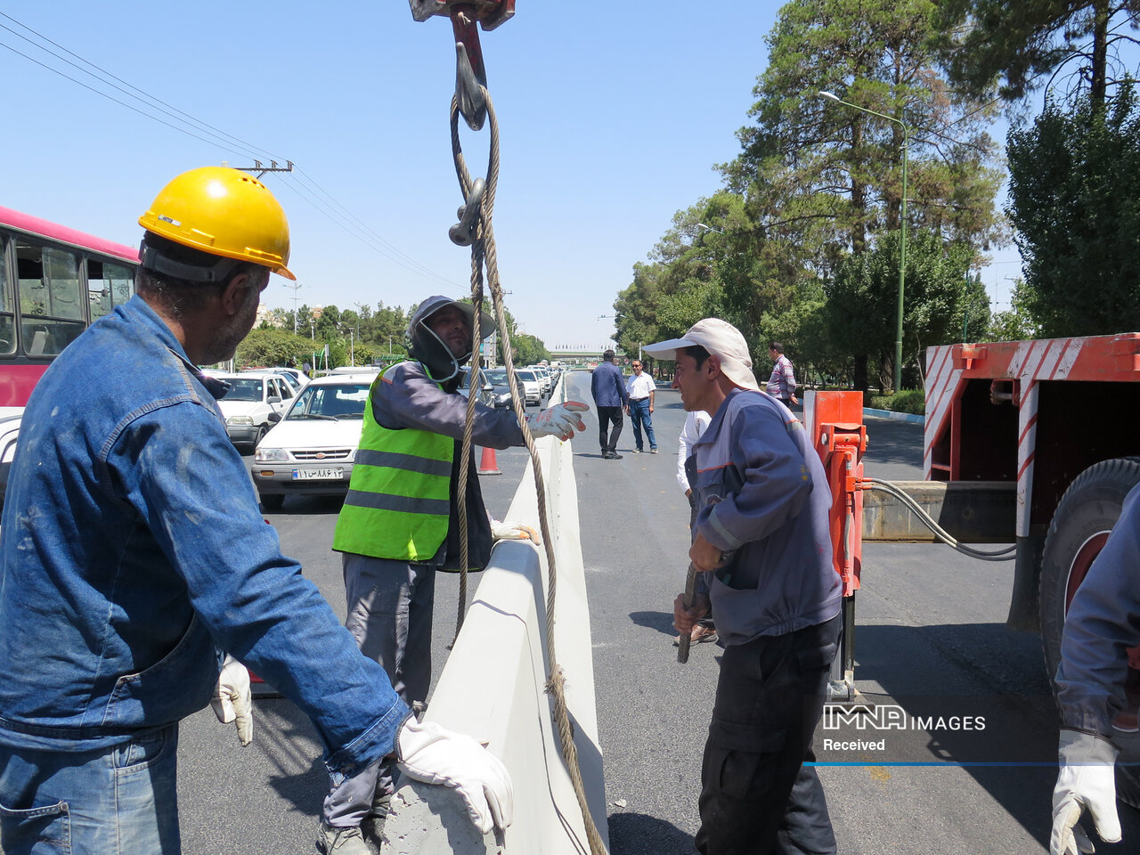 طرح آزمایشی اصلاح ترافیکی مقابل پایانه کاوه اصفهان؛ درمان موقت یا راهکار دائم؟