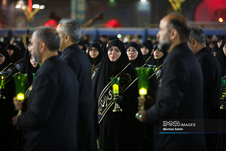 خطبه خوانی شب شهادت امام رضا (ع)