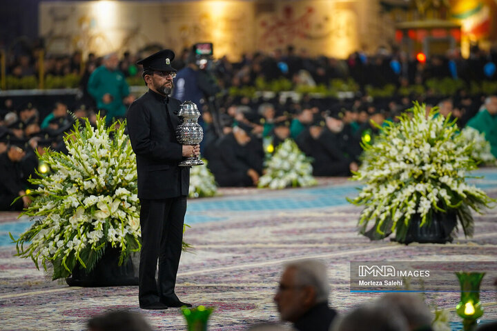 خطبه خوانی شب شهادت امام رضا (ع)