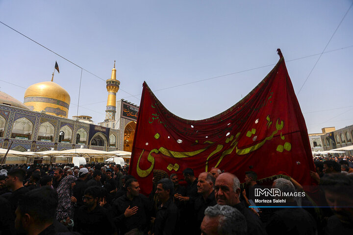 عزاداری شهادت امام رضا (ع) در حرم مطهر رضوی