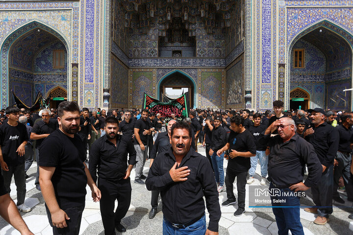 عزاداری شهادت امام رضا (ع) در حرم مطهر رضوی
