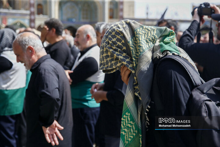 عزاداری خادمان کریمه اهل بیت(ع) در روز شهادت امام رضا(ع)