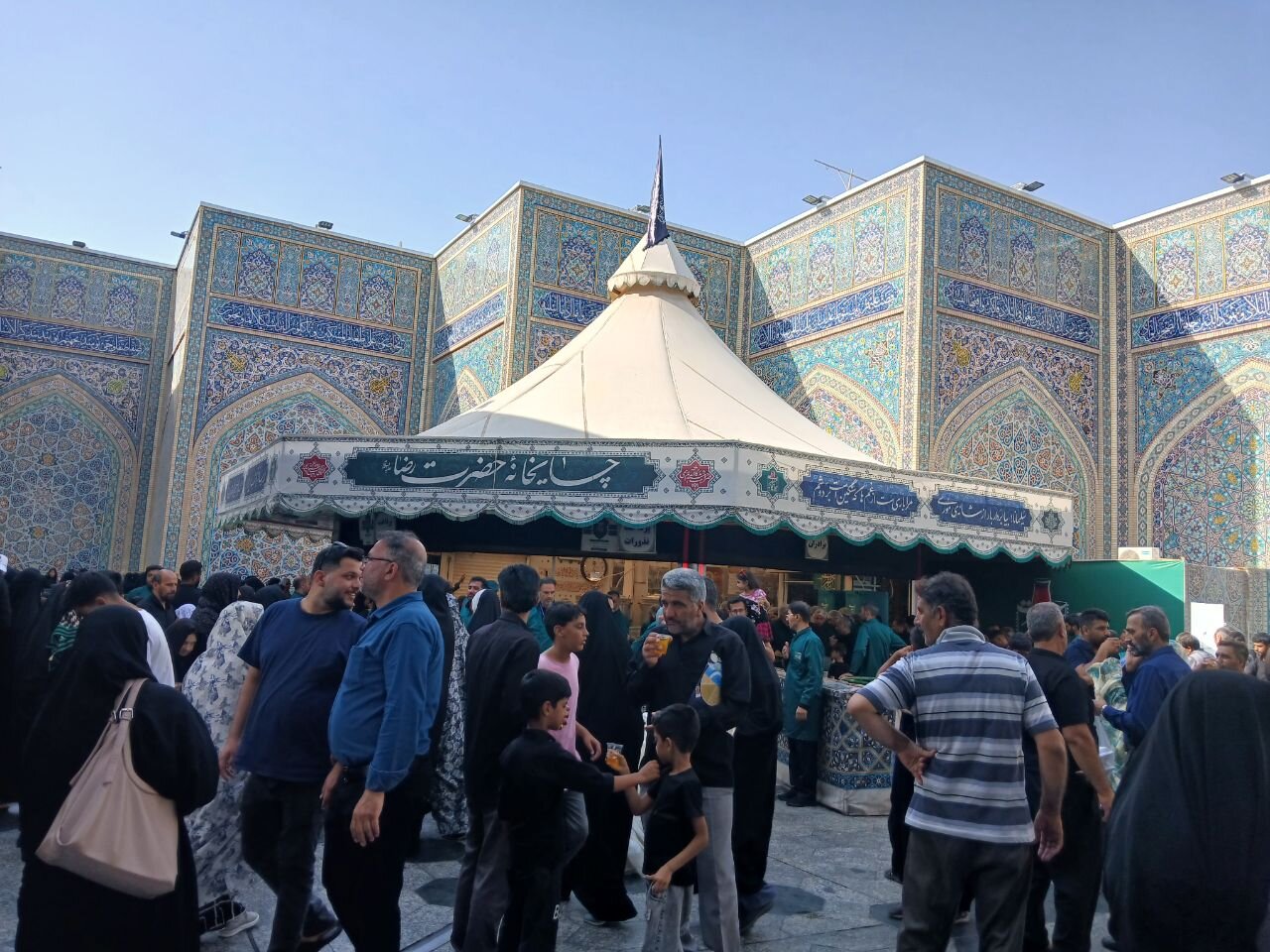 مشهد در ماتم سلطان خراسان