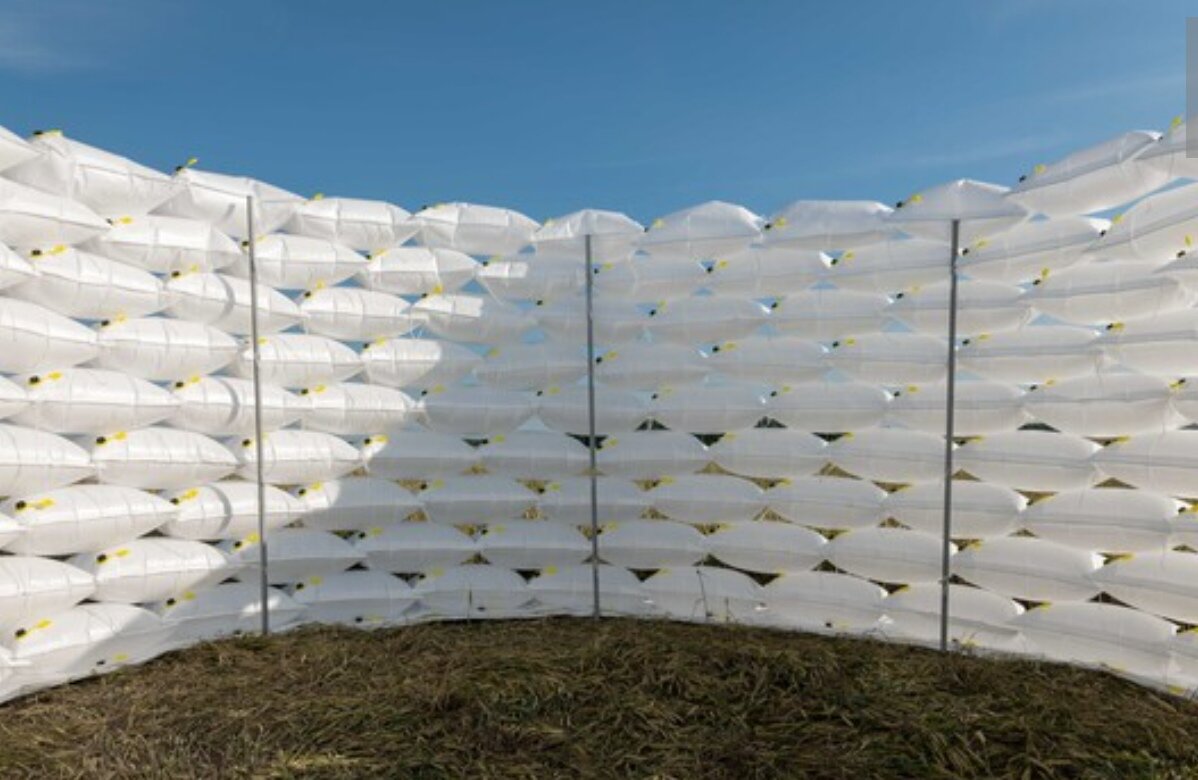 عبور از جنگ به آرامش با یک سازه شهری مدرن