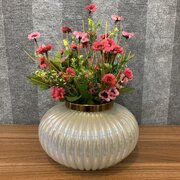 گلدان شیشه‌ای در دکوراسیون داخلی؛ ایده‌های خاص برای خانه‌های مدرن