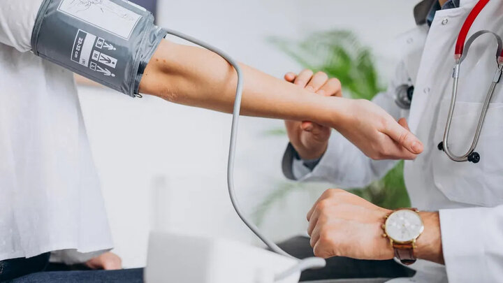 کدام علائم نشان‌دهنده  فشار خون پایین است؟