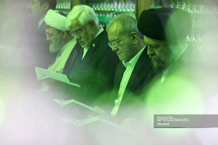 تجدید میثاق رئیس جمهور و اعضای هیئت دولت چهاردهم با آرمان‌های امام راحل