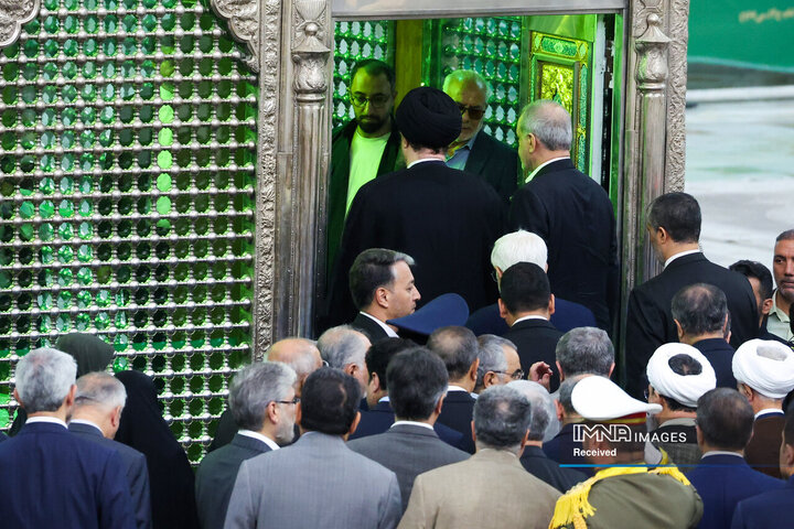 تجدید میثاق رئیس جمهور و اعضای هیئت دولت چهاردهم با آرمان‌های امام راحل