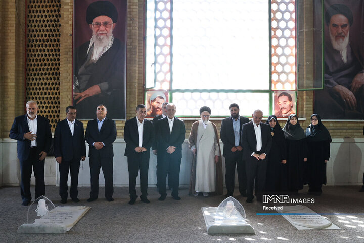 تجدید میثاق رئیس جمهور و اعضای هیئت دولت چهاردهم با آرمان‌های امام خمینی(ره)