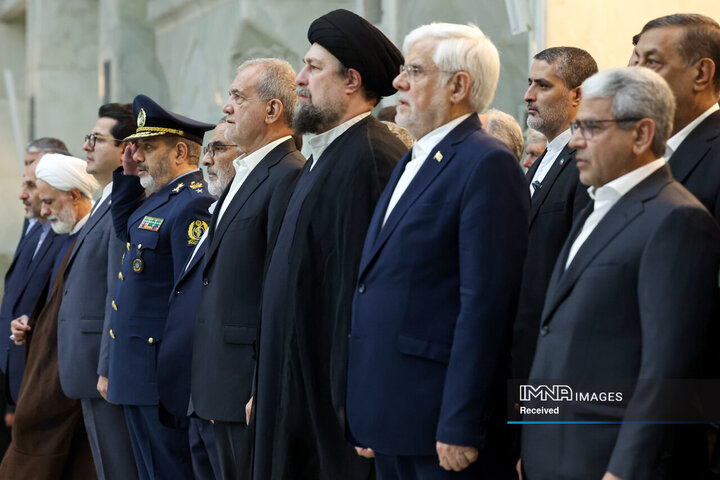 تجدید میثاق رئیس جمهور و اعضای هیئت دولت چهاردهم با آرمان‌های امام خمینی(ره)