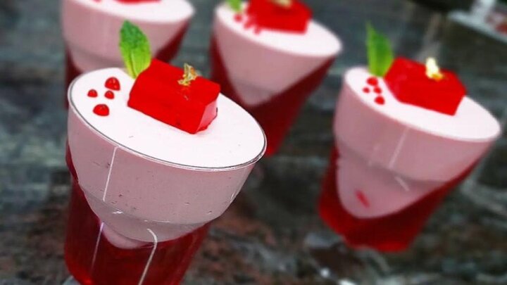 دسر توت فرنگی با شیر و خامه + طرز تهیه و مواد لازم