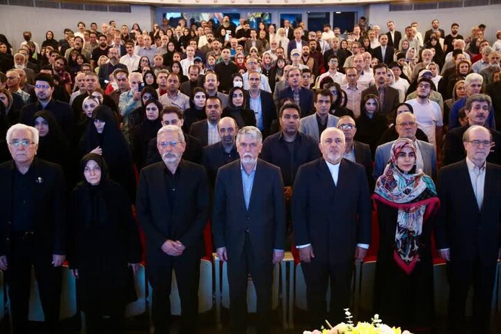 آغاز آیین بزرگداشت استاد محمود فرشچیان در تالار وحدت