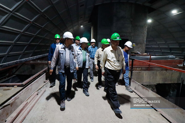 بازدید اعضای کمیسیون حمل‌و‌نقل شورای شهر اصفهان از پروژه خط 2 مترو