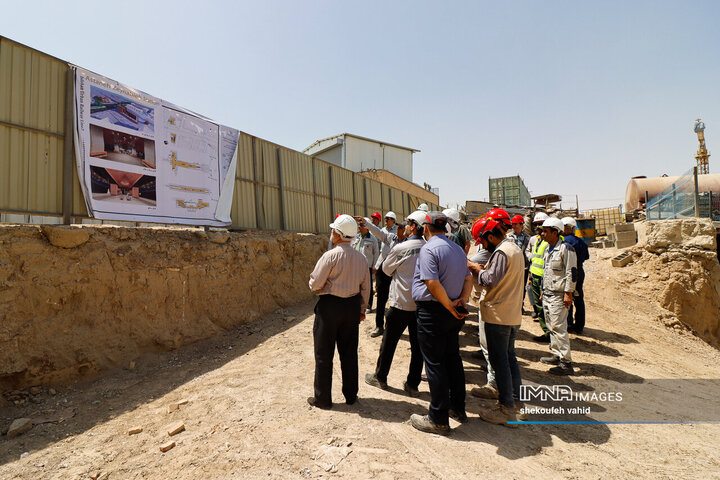 بازدید اعضای کمیسیون حمل‌و‌نقل شورای شهر اصفهان از پروژه خط 2 مترو