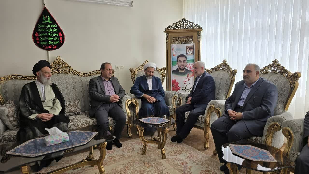 دیدار معاون رئیسجمهور و رئیس بنیاد شهید با خانواده شهدای اقتدار در اصفهان