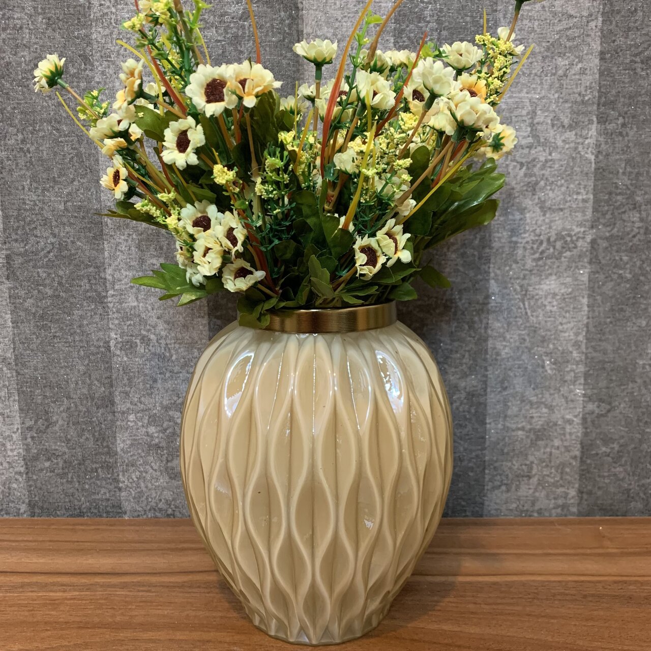 گلدان شیشهای در دکوراسیون داخلی؛ ایدههای خاص برای خانههای مدرن