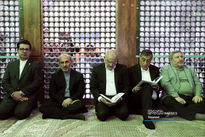 تجدید میثاق رئیس جمهور و اعضای هیئت دولت چهاردهم با آرمان‌های امام خمینی(ره)