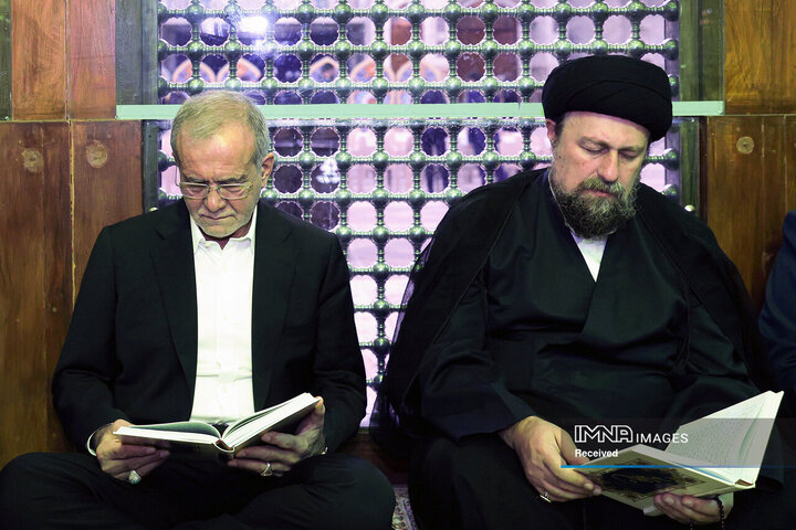 تجدید میثاق رئیس جمهور و اعضای هیئت دولت چهاردهم با آرمان‌های امام خمینی(ره)