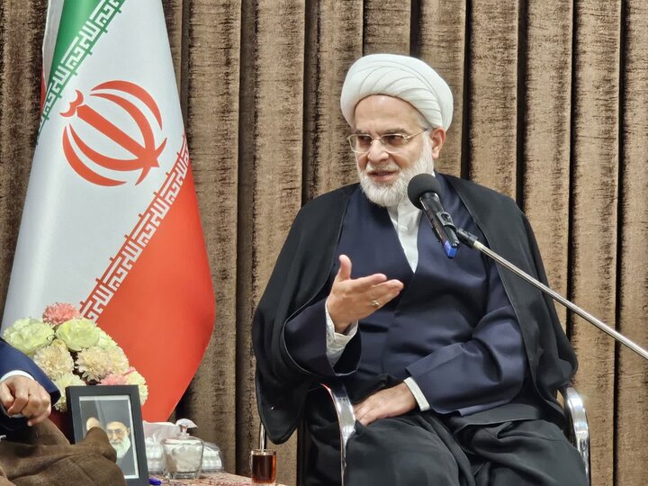 دولت برای رفع مشکلات حقوقی موجود کردستان تسهیل‌گری کند