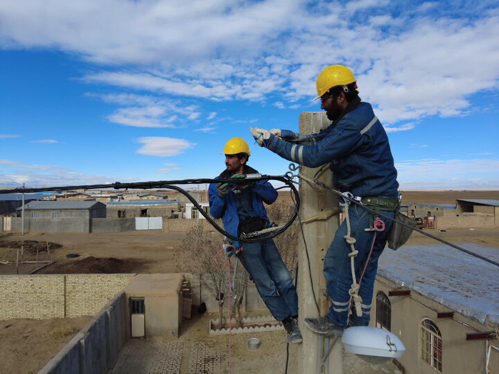 افتتاح و کلنگ‌زنی ۱۳۲ پروژه شاخص توزیع برق استان مرکزی در هفته دولت