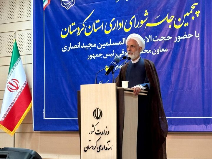 دولت فارغ از تفاوت‌های قومیتی و مذهبی به همه مردم نگاه می‌کند