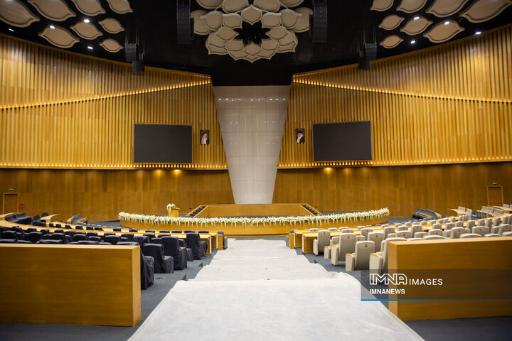 بازدید شهردار اصفهان از پروژه مرکز همایش‌های بین‌المللی اصفهان