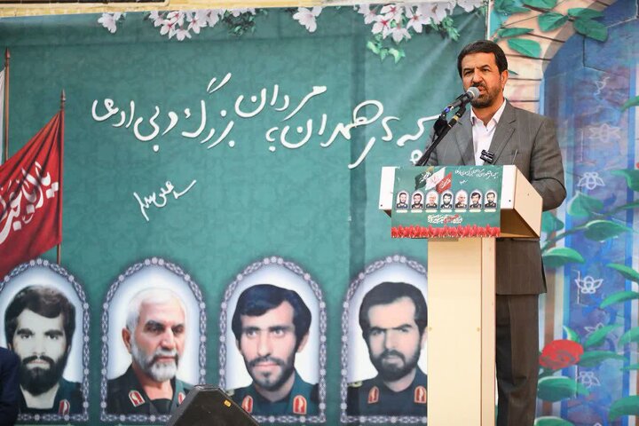 شهدا چراغ‌ فروزان راه ملت و عامل اقتدار ایران اسلامی هستند