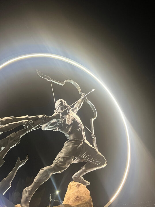 ۱۲ ماه تلاش برای نمود اسطوره ایرانی بر فراز کرمان