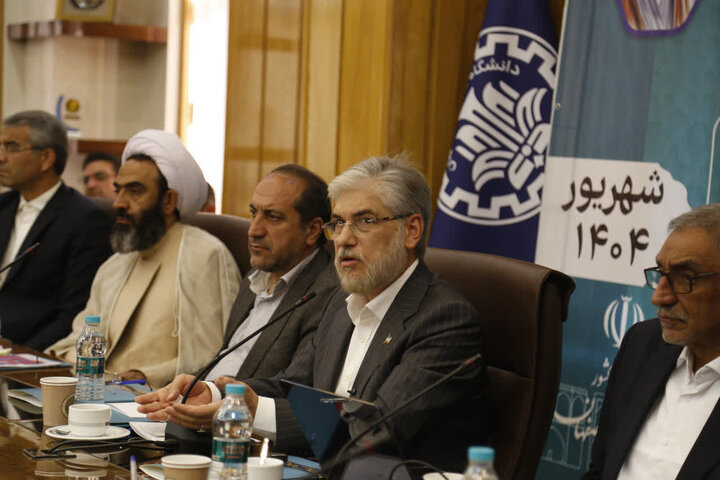 باید ساختارهای فرسوده را کنار گذاشت تا بتوان علم روز تولید کرد