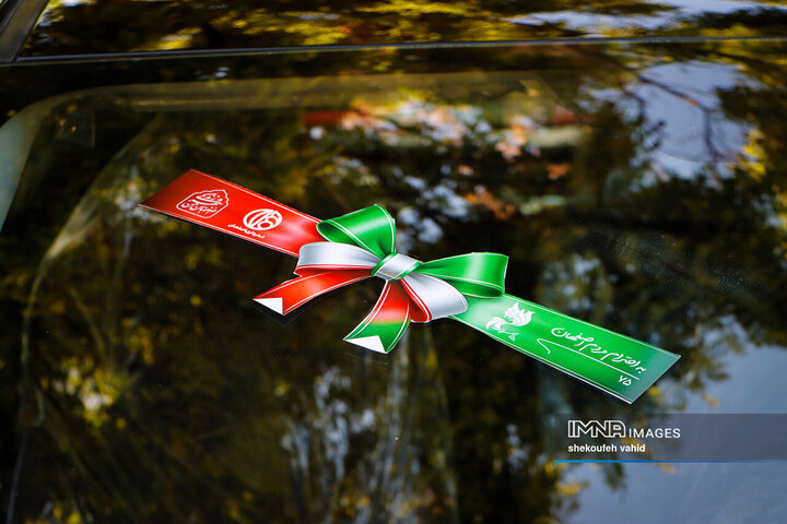 آیین رونمایی از ۱۳۰ دستگاه تاکسی برقی جدید در شهر اصفهان